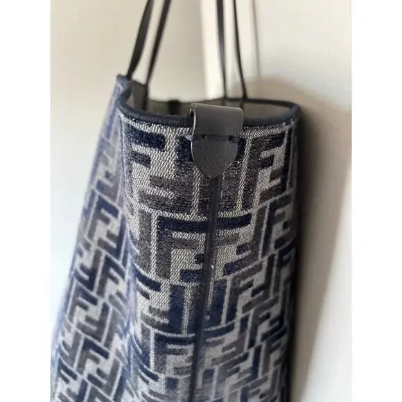 Fendi FF Zucca Monogram Dark Blue Large Roll Reversible Shopper - Picture 9 of 16